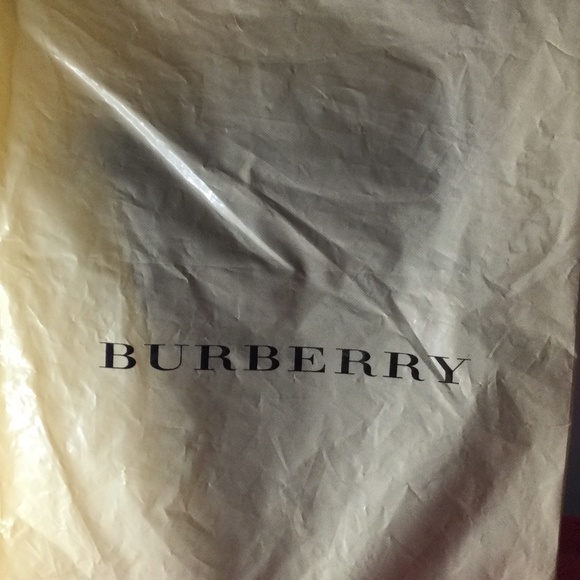 Authentic Burberry clutch - Picture 13 of 16